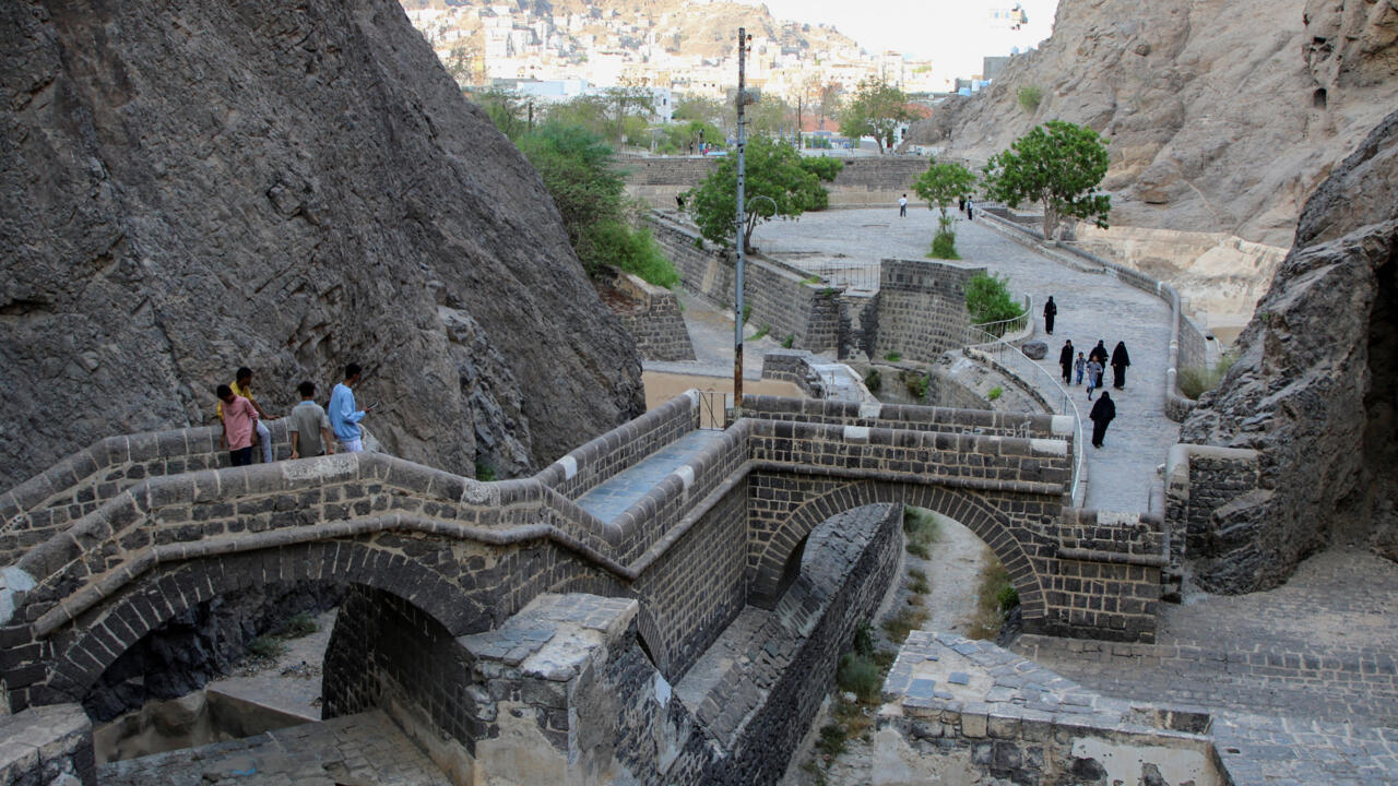 صهاريج عدن: معجزة الهندسة السبئية وسر القنوات التي روّت عطش القرون