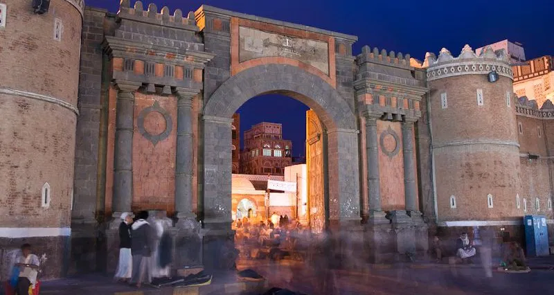 سور "صنعاء القديمة": درع الحضارة وأسرار الهندسة الدفاعية والجمالية للمدينة السامرة