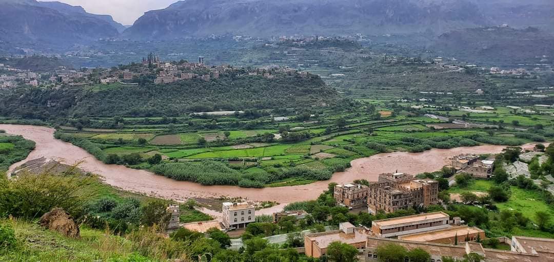 وادي بنا: شريان الزراعة في المرتفعات الوسطى ومصدر شلالات إب
