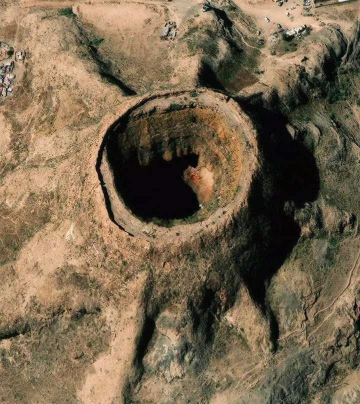 مملكة دمت: قصة الرماد البركاني والحضارة المنسية في قلب اليمن