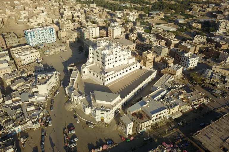 مدينة "سيئون": عاصمة الوادي وقصر الكثيري الأبيض الخالد